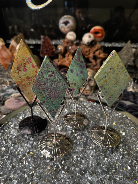 Ruby fuschite Diamond With Stand