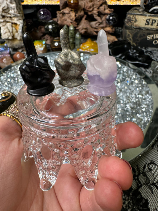 Small middle finger carving