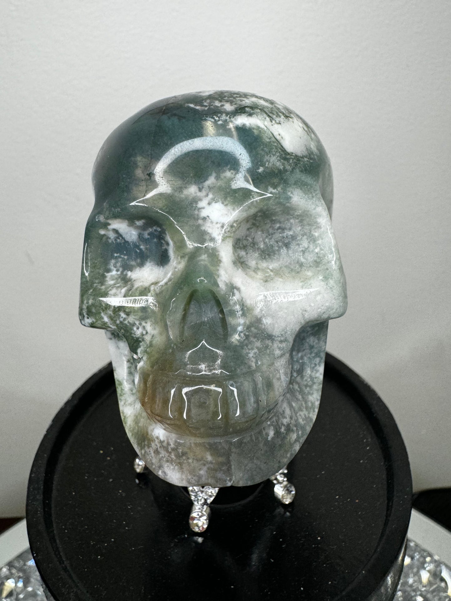 Moss agate skull