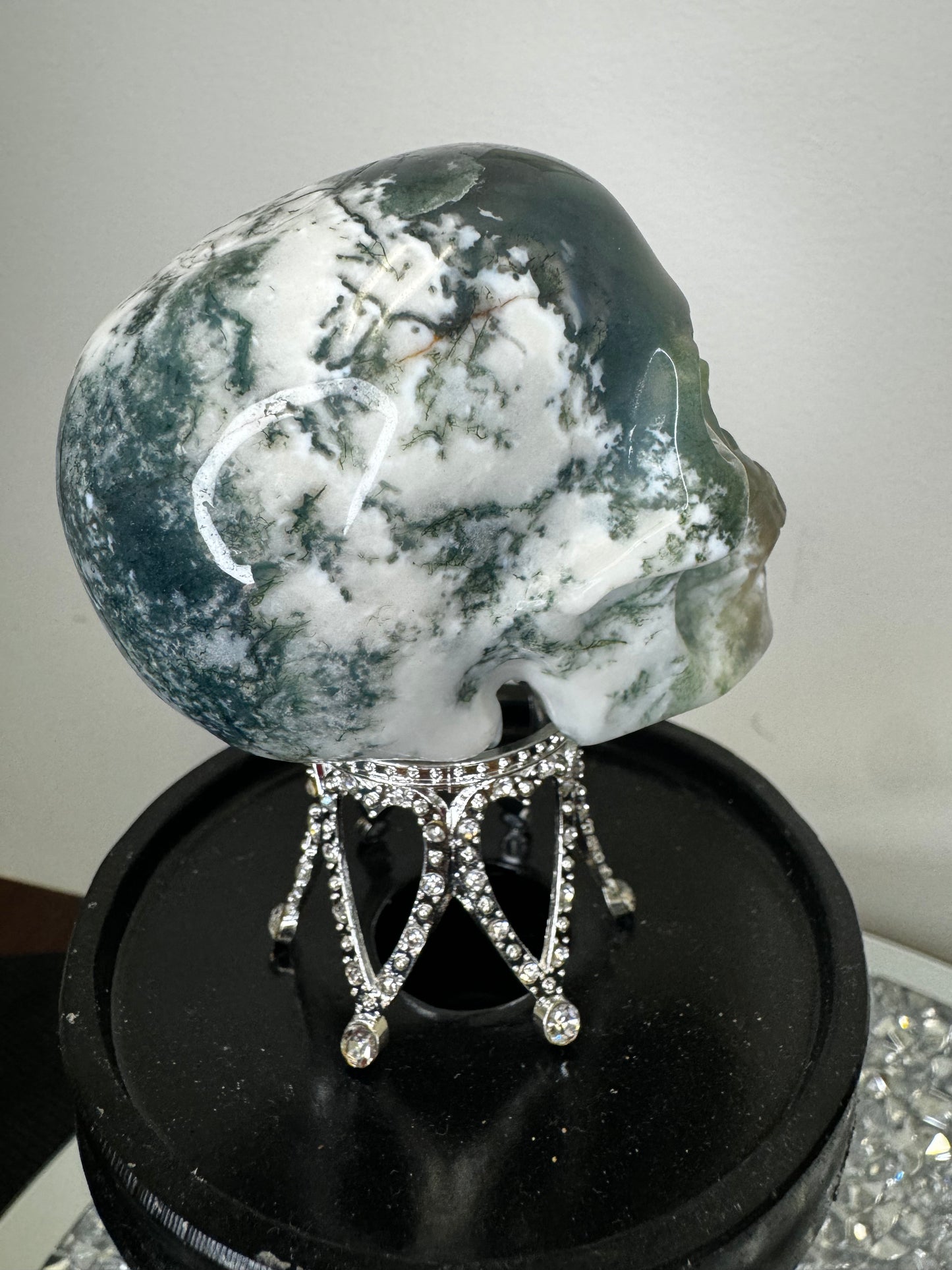 Moss agate skull