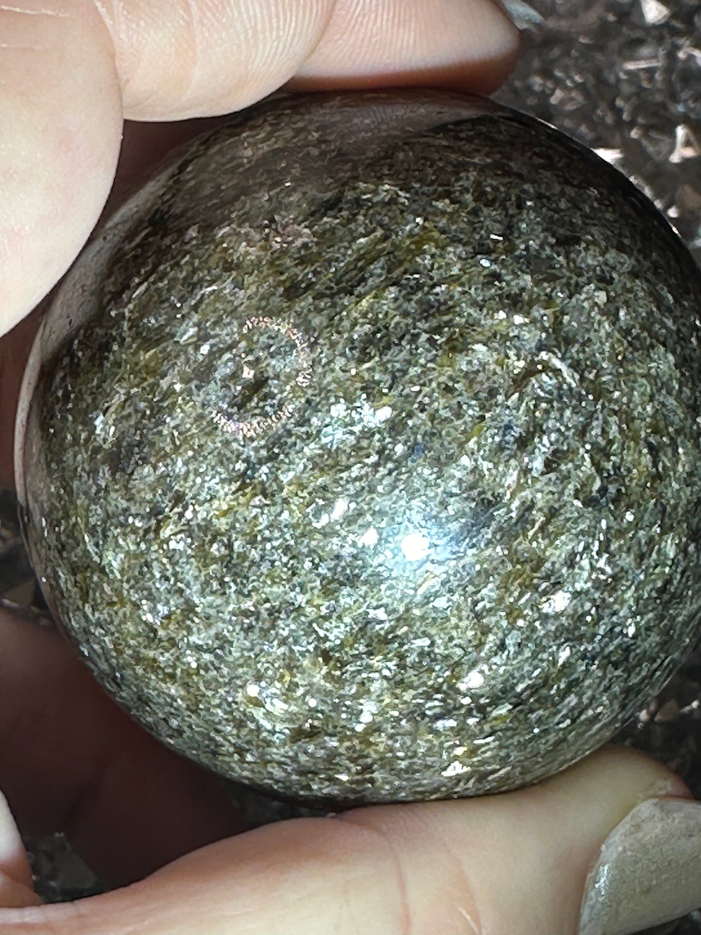 Green mica  sphere
