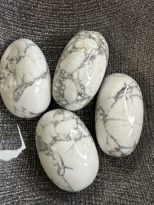 Howlite Tumble