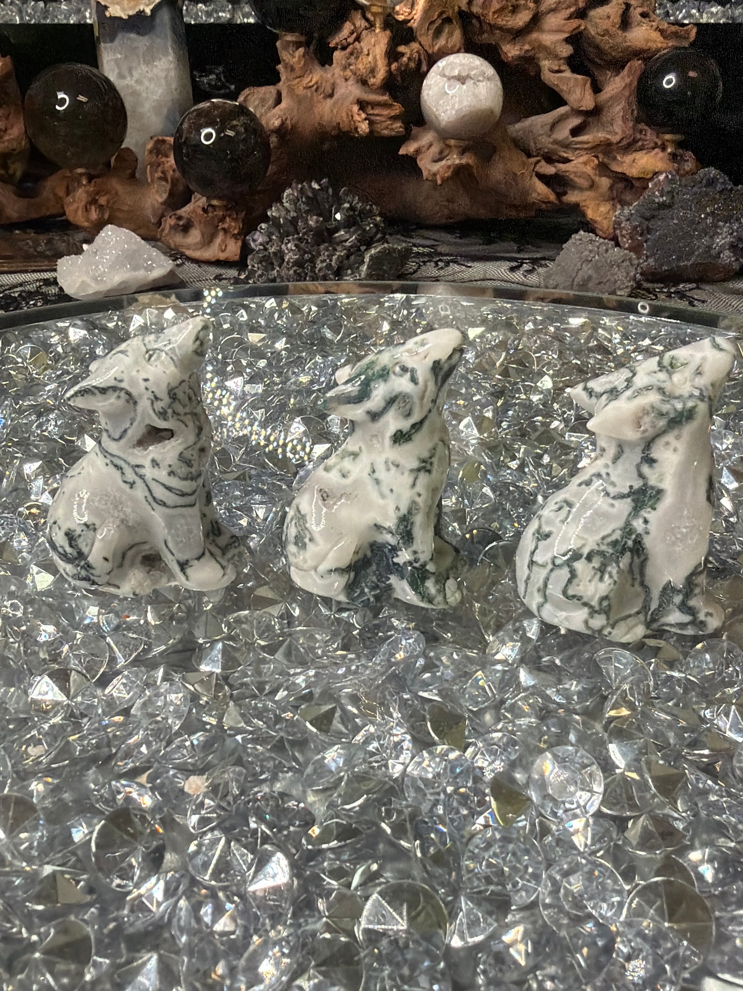 Moss Agate  wolf
