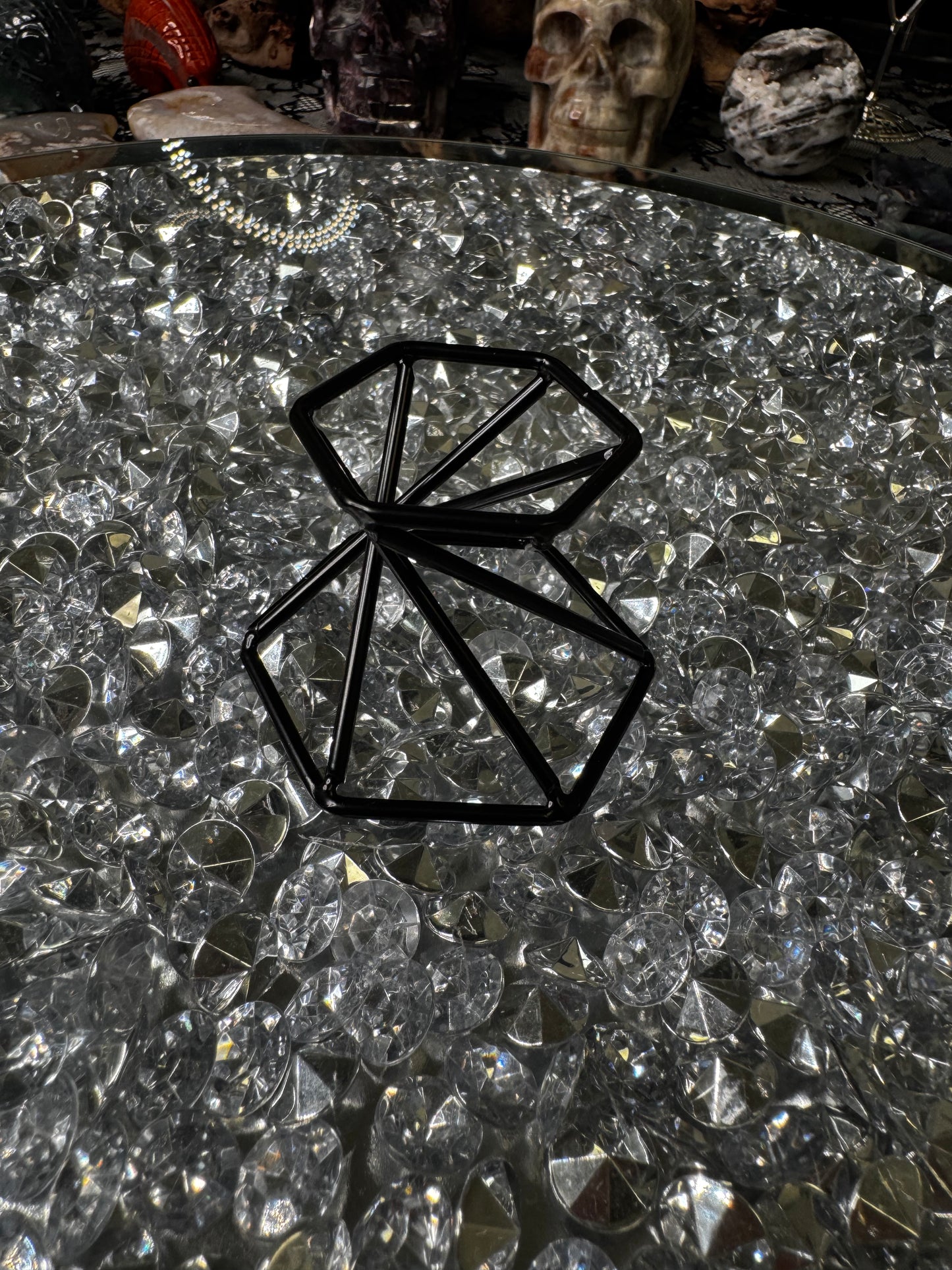 Black Invert-able Sphere Stand